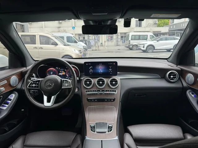 Mercedes-Benz GLC 2021 GLC 300 L 4MATIC Type dynamique intérieur photo 13 Mercedes-Benz GLC 2021 GLC 300 L 4MATIC Type dynamique intérieur photo 13