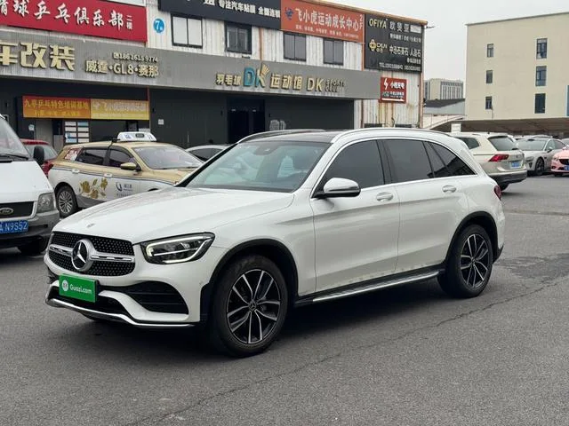 Mercedes-Benz GLC 2021 GLC 300 L 4MATIC Type dynamique intérieur photo 20 Mercedes-Benz GLC 2021 GLC 300 L 4MATIC Type dynamique intérieur photo 20