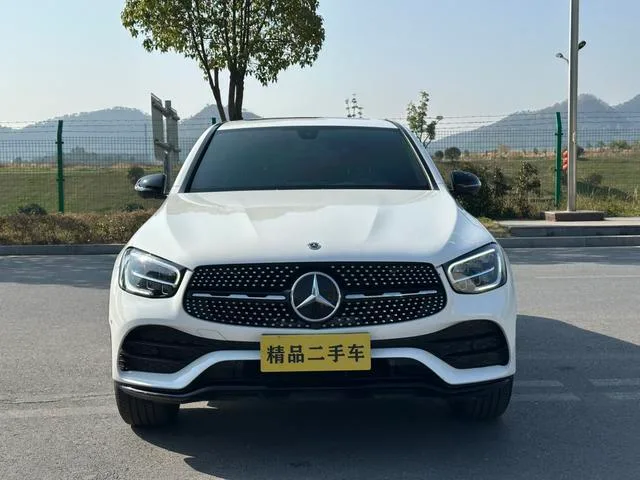 Mercedes-Benz GLC Coupe 2021 GLC 260 4MATIC Coupé SUV extérieur photo 3 Mercedes-Benz GLC Coupe 2021 GLC 260 4MATIC Coupé SUV extérieur photo 3