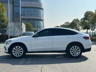 Mercedes-Benz GLC Coupe 2021 GLC 260 4MATIC Coupé SUV extérieur photo 4 Mercedes-Benz GLC Coupe 2021 GLC 260 4MATIC Coupé SUV extérieur photo 4