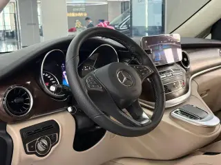 Mercedes-Benz V-Class 2022 V 260 Versión piloto exterior foto 5 Mercedes-Benz V-Class 2022 V 260 Versión piloto exterior foto 5