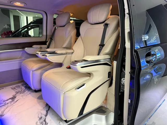 Mercedes-Benz V-Class 2022 V 260 Versión piloto interior foto 12 Mercedes-Benz V-Class 2022 V 260 Versión piloto interior foto 12
