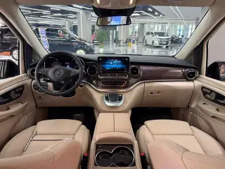 Mercedes-Benz V-Class 2022 V 260 Versión piloto interior foto 18 Mercedes-Benz V-Class 2022 V 260 Versión piloto interior foto 18