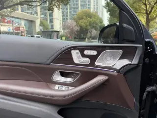 Mercedes-Benz GLS 2021 GLS 450 4MATIC Fashionable interior photo 14 Mercedes-Benz GLS 2021 GLS 450 4MATIC Fashionable interior photo 14
