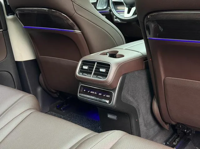 Mercedes-Benz GLS 2021 GLS 450 4MATIC Fashionable interior photo 20 Mercedes-Benz GLS 2021 GLS 450 4MATIC Fashionable interior photo 20