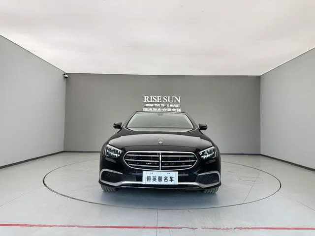 Mercedes-Benz E-Class 2023 E 300 L De lujo Coche exterior foto 2 Mercedes-Benz E-Class 2023 E 300 L De lujo Coche exterior foto 2