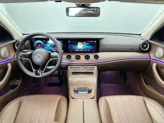 Mercedes-Benz E-Class 2023 E 300 L De lujo Coche exterior foto 4 Mercedes-Benz E-Class 2023 E 300 L De lujo Coche exterior foto 4