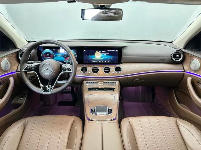 Mercedes-Benz E-Class 2023 E 300 L De lujo Coche exterior foto 4 Mercedes-Benz E-Class 2023 E 300 L De lujo Coche exterior foto 4
