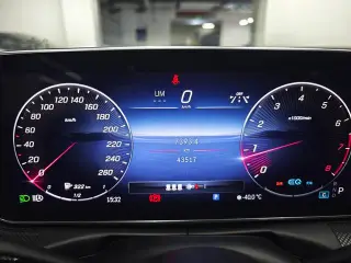 Mercedes-Benz C-Class 2022 C 260 L Sports version interior photo 20 Mercedes-Benz C-Class 2022 C 260 L Sports version interior photo 20