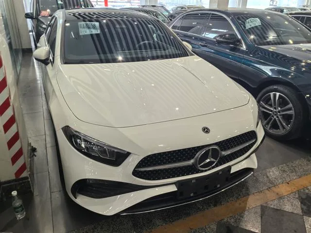 Mercedes-Benz A-Class 2023 A 200 L Sport Sedan Fashion Edition interior photo 9 Mercedes-Benz A-Class 2023 A 200 L Sport Sedan Fashion Edition interior photo 9
