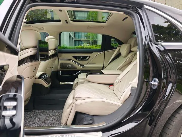 Mercedes-Benz Mercedes-Maybach S-Class 2025 S 480 4MATIC interior photo 17 Mercedes-Benz Mercedes-Maybach S-Class 2025 S 480 4MATIC interior photo 17