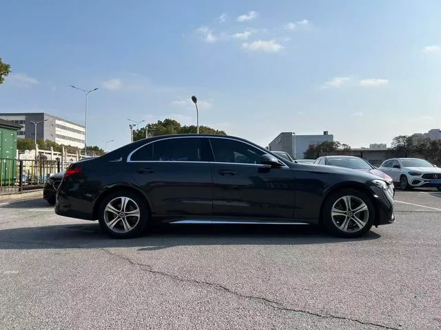 Mercedes-Benz C-Class 2022 Restyling C 200 L Sports version exterior photo 4 Mercedes-Benz C-Class 2022 Restyling C 200 L Sports version exterior photo 4
