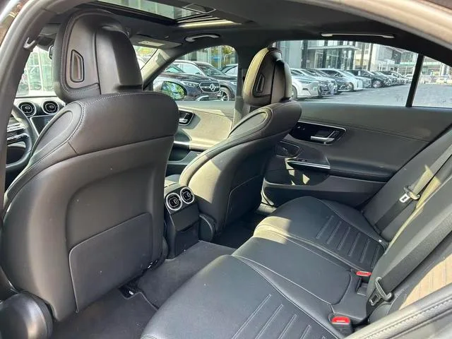 Mercedes-Benz C-Class 2022 Restyling C 200 L Sports version interior photo 12 Mercedes-Benz C-Class 2022 Restyling C 200 L Sports version interior photo 12
