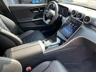 Mercedes-Benz C-Class 2022 Restyling C 200 L Sports version interior photo 14 Mercedes-Benz C-Class 2022 Restyling C 200 L Sports version interior photo 14