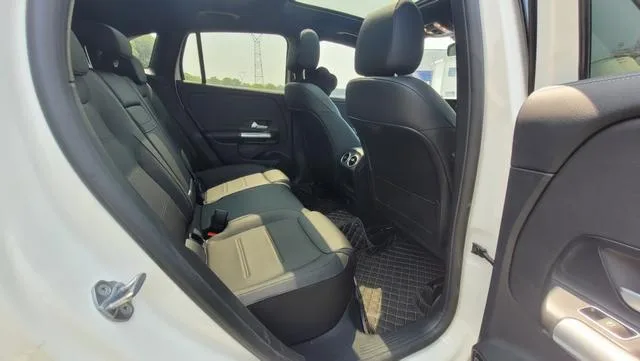 Mercedes-Benz GLA 2022 GLA 220 4MATIC interior photo 12 Mercedes-Benz GLA 2022 GLA 220 4MATIC interior photo 12