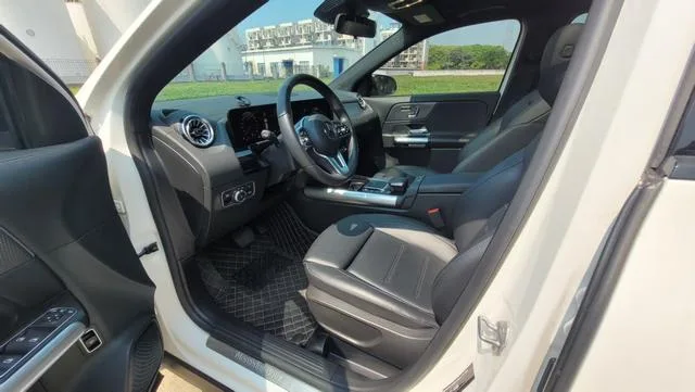 Mercedes-Benz GLA 2022 GLA 220 4MATIC interior photo 13 Mercedes-Benz GLA 2022 GLA 220 4MATIC interior photo 13