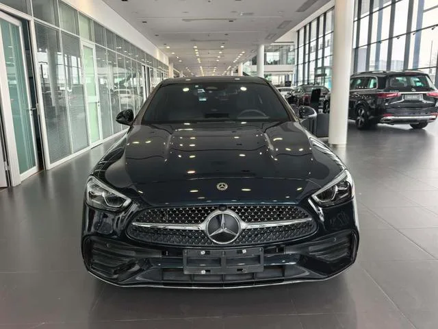Mercedes-Benz C-Class 2022 C 260 L Versión deportiva exterior foto 2 Mercedes-Benz C-Class 2022 C 260 L Versión deportiva exterior foto 2