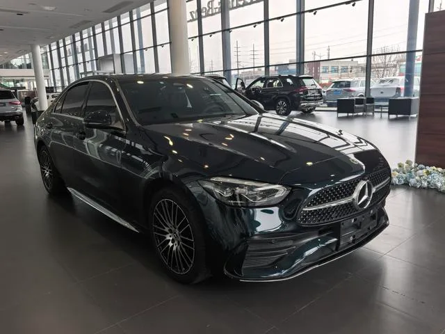 Mercedes-Benz C-Class 2022 C 260 L Versión deportiva exterior foto 3 Mercedes-Benz C-Class 2022 C 260 L Versión deportiva exterior foto 3