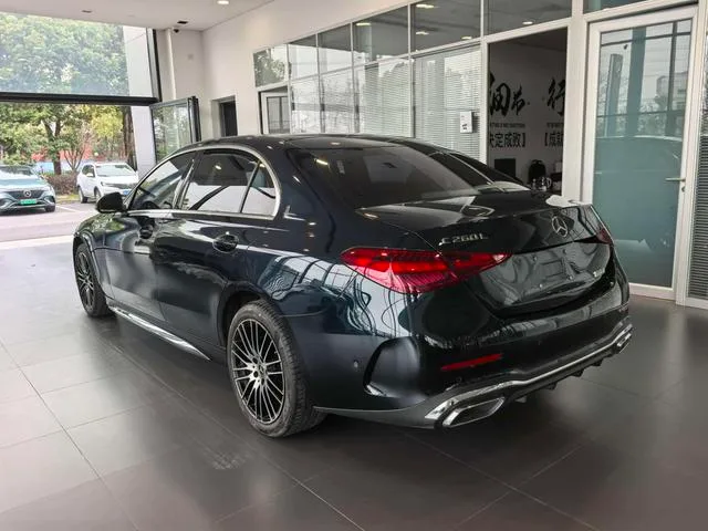 Mercedes-Benz C-Class 2022 C 260 L Versión deportiva exterior foto 5 Mercedes-Benz C-Class 2022 C 260 L Versión deportiva exterior foto 5