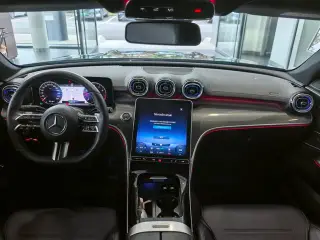 Mercedes-Benz C-Class 2022 C 260 L Versión deportiva interior foto 11 Mercedes-Benz C-Class 2022 C 260 L Versión deportiva interior foto 11