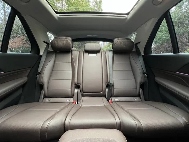 Mercedes-Benz GLE (Imported) 2023 GLE 350 4MATIC Fashionable interior photo 13