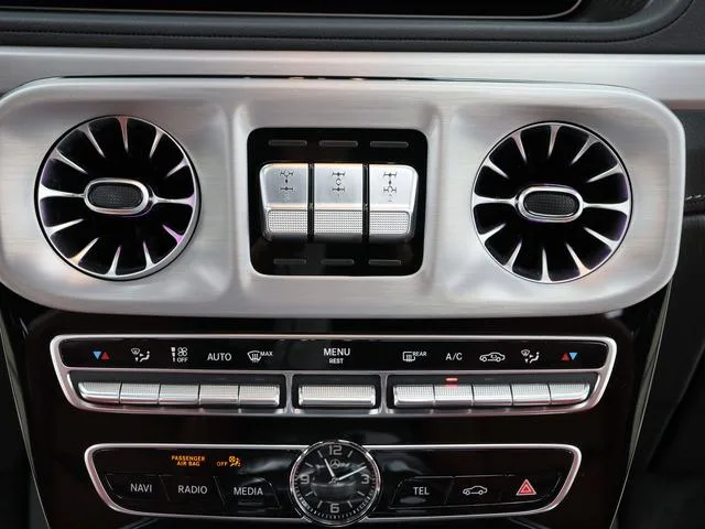 Mercedes-Benz G-Class 2024 G 350 interior photo 16 Mercedes-Benz G-Class 2024 G 350 interior photo 16