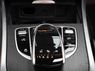 Mercedes-Benz G-Class 2024 G 350 interior photo 17 Mercedes-Benz G-Class 2024 G 350 interior photo 17