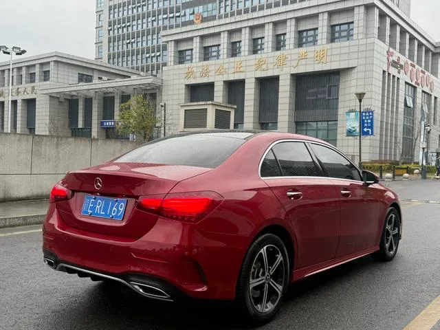 Mercedes-Benz A-Class 2023 A 200 L Sport Sedan Fashion Edition interior photo 8 Mercedes-Benz A-Class 2023 A 200 L Sport Sedan Fashion Edition interior photo 8