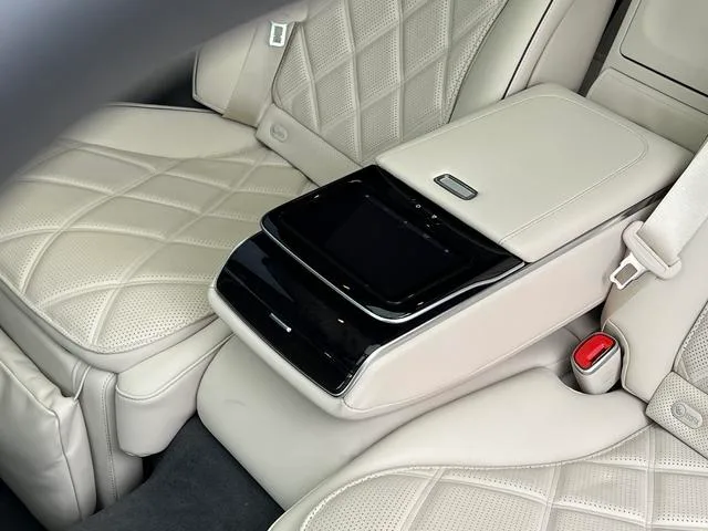 Mercedes-Benz Mercedes-Maybach S-Class 2025 S 480 4MATIC interior photo 14