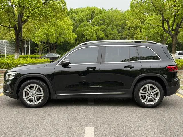 Mercedes-Benz GLB 2023 GLB 200 Fashionable exterior photo 2 Mercedes-Benz GLB 2023 GLB 200 Fashionable exterior photo 2