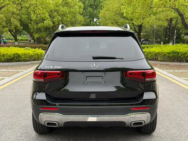 Mercedes-Benz GLB 2023 GLB 200 Fashionable exterior photo 4 Mercedes-Benz GLB 2023 GLB 200 Fashionable exterior photo 4