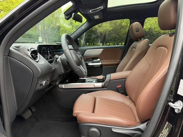 Mercedes-Benz GLB 2023 GLB 200 Fashionable exterior photo 6 Mercedes-Benz GLB 2023 GLB 200 Fashionable exterior photo 6
