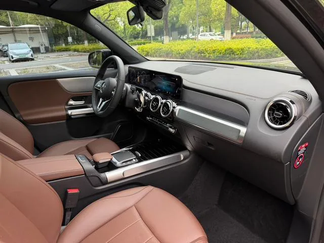 Mercedes-Benz GLB 2023 GLB 200 Fashionable interior photo 11 Mercedes-Benz GLB 2023 GLB 200 Fashionable interior photo 11