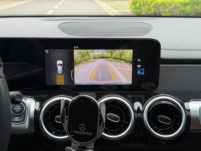 Mercedes-Benz GLB 2023 GLB 200 Fashionable interior photo 12 Mercedes-Benz GLB 2023 GLB 200 Fashionable interior photo 12