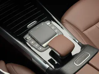 Mercedes-Benz GLB 2023 GLB 200 Fashionable interior photo 13 Mercedes-Benz GLB 2023 GLB 200 Fashionable interior photo 13