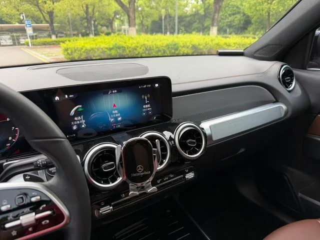 Mercedes-Benz GLB 2023 GLB 200 Fashionable interior photo 14 Mercedes-Benz GLB 2023 GLB 200 Fashionable interior photo 14