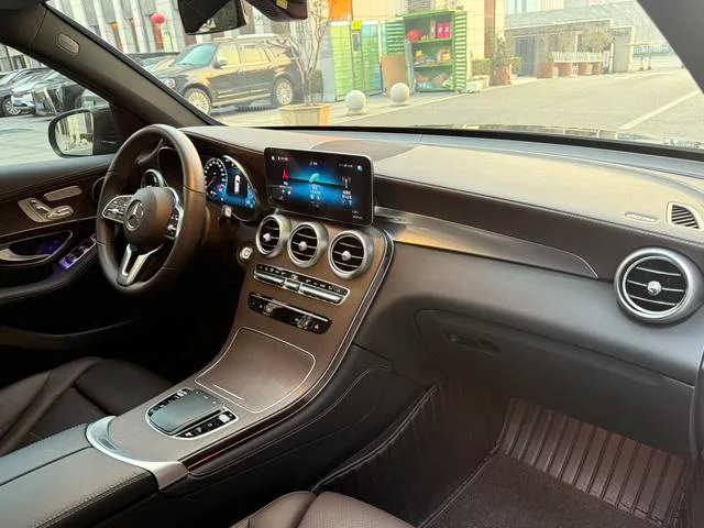 Mercedes-Benz GLC 2021 GLC 260 L 4MATIC Type de luxe intérieur photo 11 Mercedes-Benz GLC 2021 GLC 260 L 4MATIC Type de luxe intérieur photo 11