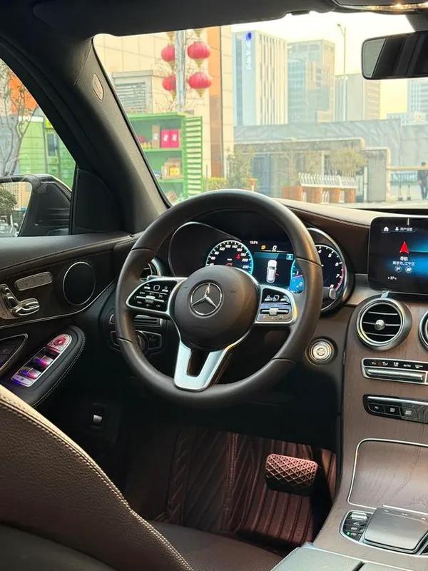 Mercedes-Benz GLC 2021 GLC 260 L 4MATIC Type de luxe intérieur photo 13 Mercedes-Benz GLC 2021 GLC 260 L 4MATIC Type de luxe intérieur photo 13