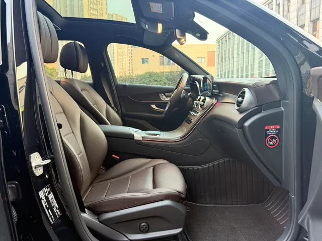 Mercedes-Benz GLC 2021 GLC 260 L 4MATIC Type de luxe intérieur photo 15 Mercedes-Benz GLC 2021 GLC 260 L 4MATIC Type de luxe intérieur photo 15
