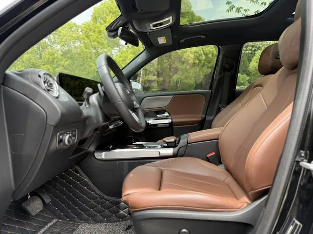 Mercedes-Benz GLB 2023 GLB 220 Type dynamique extérieur photo 4 Mercedes-Benz GLB 2023 GLB 220 Type dynamique extérieur photo 4