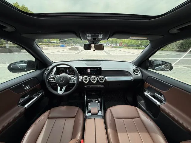 Mercedes-Benz GLB 2023 GLB 220 Type dynamique extérieur photo 5 Mercedes-Benz GLB 2023 GLB 220 Type dynamique extérieur photo 5