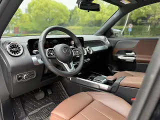 Mercedes-Benz GLB 2023 GLB 220 Type dynamique intérieur photo 8 Mercedes-Benz GLB 2023 GLB 220 Type dynamique intérieur photo 8