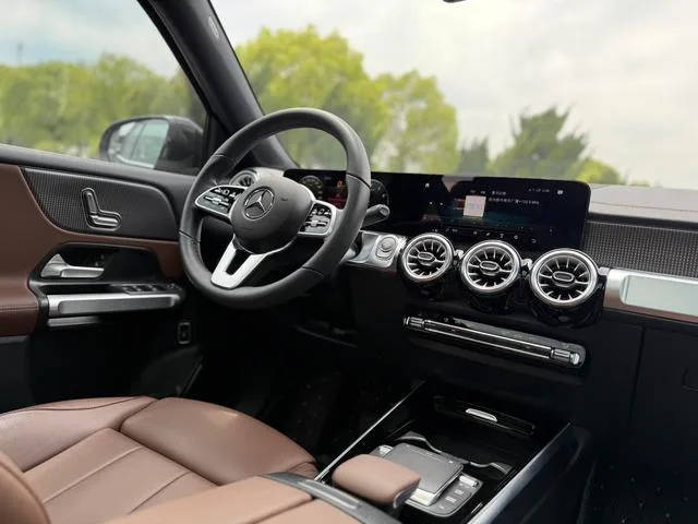 Mercedes-Benz GLB 2023 GLB 220 Type dynamique intérieur photo 10 Mercedes-Benz GLB 2023 GLB 220 Type dynamique intérieur photo 10