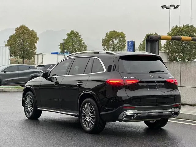 Mercedes-Benz GLC 2024 GLC 300 L 4MATIC Dynamic 5 seat exterior photo 5 Mercedes-Benz GLC 2024 GLC 300 L 4MATIC Dynamic 5 seat exterior photo 5