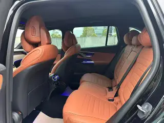 Mercedes-Benz GLC 2024 GLC 300 L 4MATIC Dynamic 5 seat interior photo 10 Mercedes-Benz GLC 2024 GLC 300 L 4MATIC Dynamic 5 seat interior photo 10