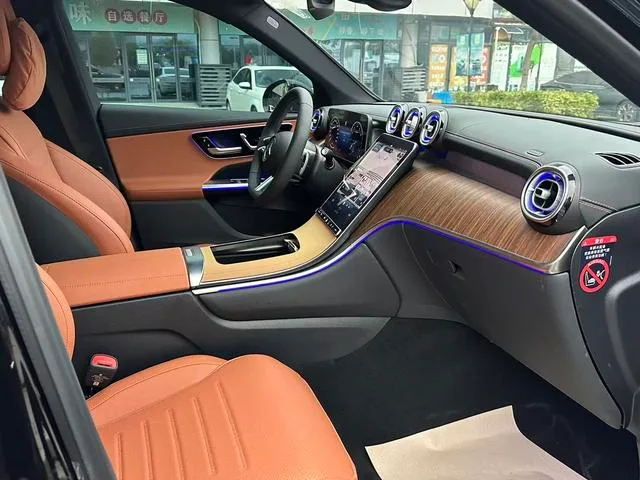 Mercedes-Benz GLC 2024 GLC 300 L 4MATIC Dynamic 5 seat interior photo 11 Mercedes-Benz GLC 2024 GLC 300 L 4MATIC Dynamic 5 seat interior photo 11