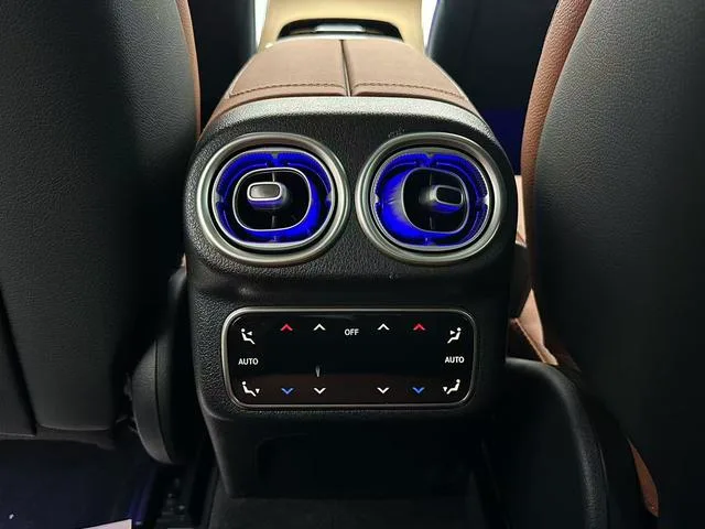 Mercedes-Benz GLC 2024 GLC 300 L 4MATIC Dynamic 5 seat interior photo 14 Mercedes-Benz GLC 2024 GLC 300 L 4MATIC Dynamic 5 seat interior photo 14