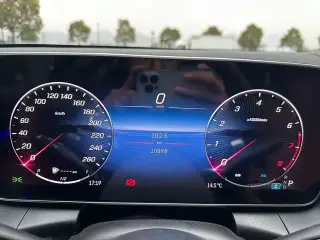 Mercedes-Benz GLC 2024 GLC 300 L 4MATIC Dynamic 5 seat interior photo 15 Mercedes-Benz GLC 2024 GLC 300 L 4MATIC Dynamic 5 seat interior photo 15