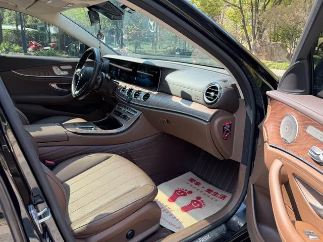 Mercedes-Benz E-Class 2023 E 300 L Luxury type Passenger car interior photo 13
