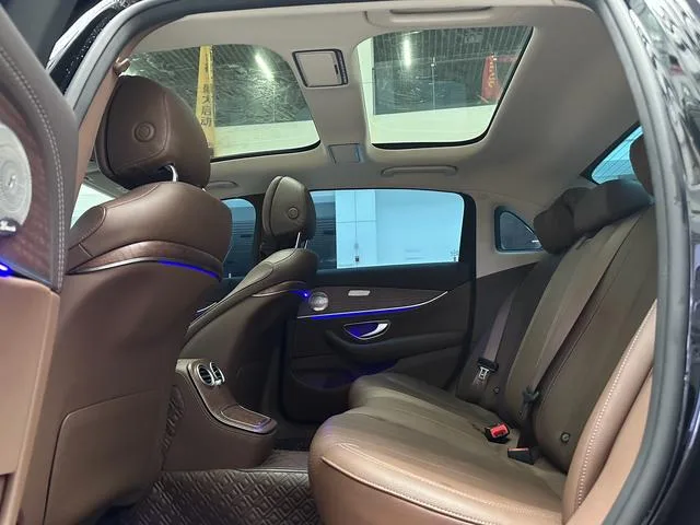 Mercedes-Benz E-Class 2023 E 260 L Coche interior foto 12 Mercedes-Benz E-Class 2023 E 260 L Coche interior foto 12
